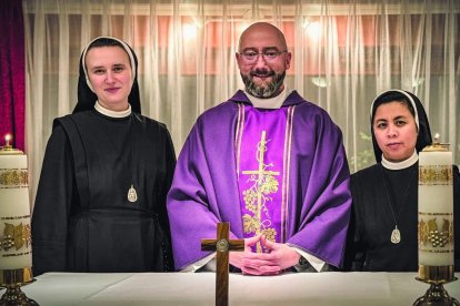 Con las hermanas isabelinas, que llevan 145 años en Noruega. 
