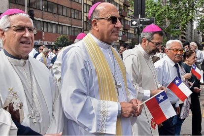 Obispos de Chile en la fiesta de la Virgen del Carmen de 2024 en Santiago de Chile