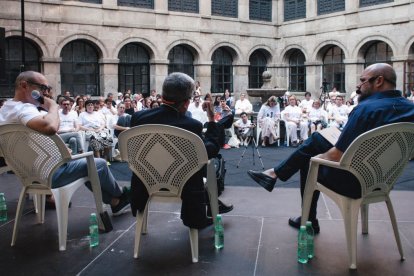 Un aspecto de los asistentes al Observatorio de lo Invisible, que tiene lugar en el monasterio de San Lorenzo de El Escorial.