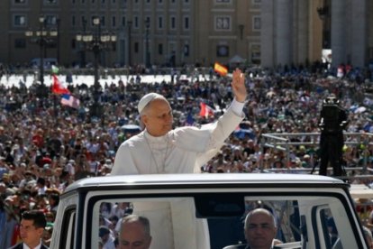 La Plaza de San Pedro se llenó en medio de una semana muy animada en Roma, ciudad por donde va a pasar un millón de jóvenes hasta el domingo.