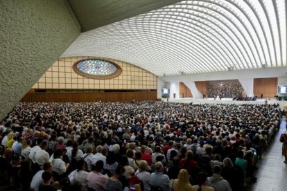 La audiencia general de este miércoles abarrotó el Aula Pablo VI y los exteriores de la basílica de San Pedro.