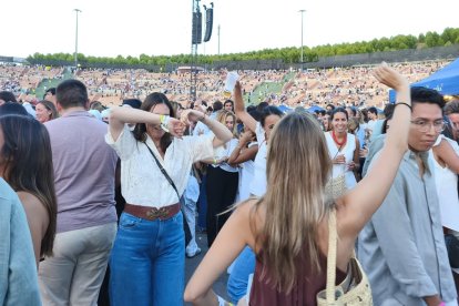 Más de 30.000 fieles de Hakuna se dieron cita en el auditorio Miguel Ríos de Rivas (Madrid).
