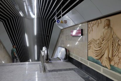El interior de la estación dedicada a María en Teherán.