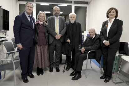 De izq a dcha: Álex Rosal, director de ReL; Carmen Fernández de la Cigoña, Sec. Gral. de la ACdP, Alfonso Bullón de Mendoza, Pdte. de la ACdP; el padre Mario, Argüello y Ascensión Romero.