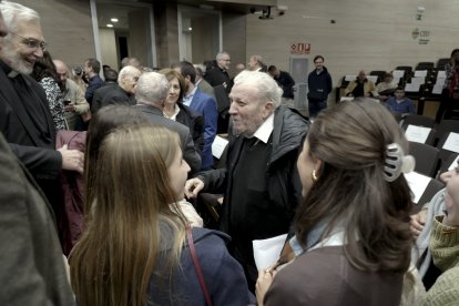 Numerosos miembros del Camino quisieron acompañar a Kiko Argüello.