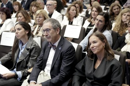 Los rostros de las primeras filas tienen la respuesta: Malu Poblete (Misericordia) y los premiados del Instituto San Mateo, Horacio Silvestre y Ana Concha.