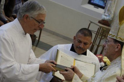 Gregory Blanchard, en su ordenación diaconal.