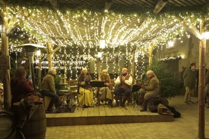 Villancicos a ritmo de flamenco, un perfecto cierre de jornada en Puy du Fou ante el nacimiento del Señor y la venida de los Magos.