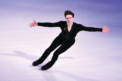 Maxim Naumov compite en el programa libre masculino durante el Campeonato de Patinaje Artístico de EE. UU. de 2026 en el Enterprise Center de San Luis el 10 de enero.