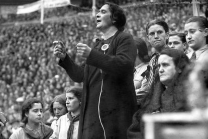 Ibárruri fue una de las figuras clave en la persecución, tortura y asesinato de cientos de miles de españoles durante la fratricida y desgraciada guerra civil española.