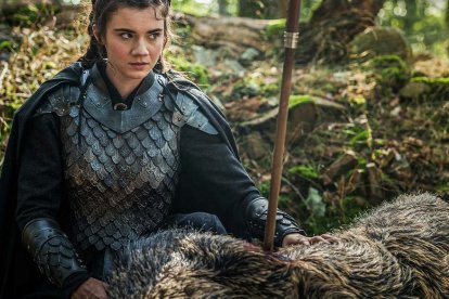 Ganieda, la hermana de Merlín, interpretada por Brett Cooper, actriz y comentarista popular en Daily Wire y canal Fox