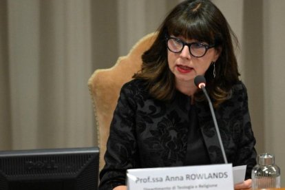 La teóloga británica Anna Rowlands presentó, junto con el Papa, la encíclica Magnifica Humanitas