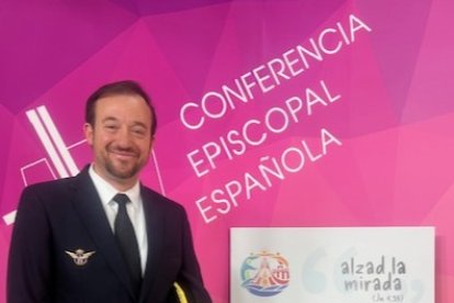 Pablo Martínez Núñez, comandante de Iberia, que realizara el vuelo Madrid a Barcelona el próximo 9 de junio con el Papa León XIV a bordo.