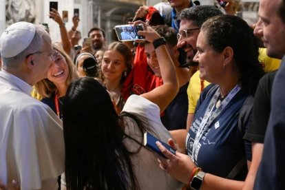 León XIV en julio de 2025 en San Pedro del Vaticano en el Jubileo de los Influencers; en España muchoss ven al Papa como alguien cercano, accesible