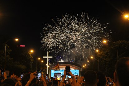 La Vigilia eucarística con el Papa tuvo también sus fuegos de artificios
