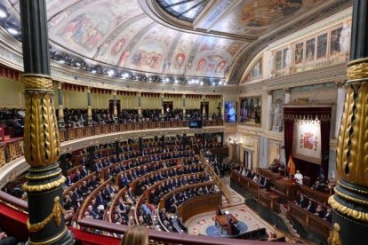 Congresistas y senadores de España escucharon con atención en el Congreso las palabras de León XIV