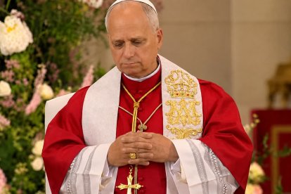 O esta tarde, en la Catedral de la Almudena, cuando ha depositado la rosa de oro para la Virgen.