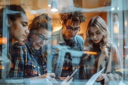 Para jóvenes y no tan jóvenes, las IAs y las pantallas son su fuente de información básica sobre muchos temas