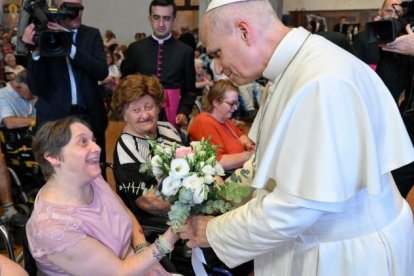 Encuentro del Papa León XIV con personas enfermas, con discapacidad y pobres asistidas por Cáritas, en la Catedral de Rímini