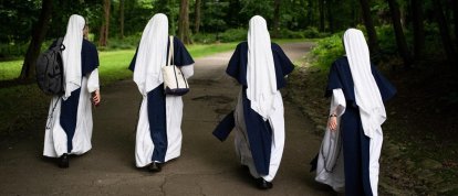 Cuatro hermanas de Sisters of life.