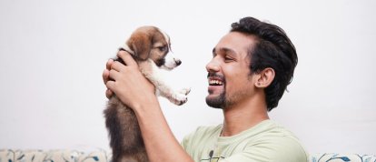 Hombre con su perro.