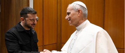 León XIV recibe en su despacho a Volodímir Zelensky, poco después de la misa de inicio de pontificado