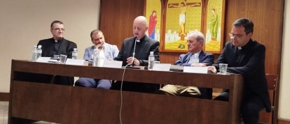 'Mirarán al que traspasaron. Historia de la espiritualidad del Corazón de Cristo' se presentó el 18 de junio en la parroquia del Buen Suceso de Madrid. De izquierda a derecha en la foto: Pablo Cervera (coautor), José Francisco Serrano Oceja, Manuel Vargas, Miguel Ángel Velasco y Javier Pueyo (coautor).
