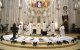 Once sacerdotes siendo ordenados en la catedral de la Almudena de Madrid.