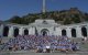 Fácil y premonitoriamente se reconoce a León XIV. Es el que va de blanco. Sabe de sobre que es el Valle de los Caídos.