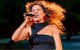 Aisha Ruah en el escenario, una rapera para Dios