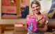 Leire Navaridas con el primer ejemplar de "Un aborto después" (Ciudadela LIbros), recién llegado de imprenta.