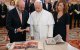 Francina Armengol y Pedro Rollán, presidentes del Congreso y del Senado respectivamente, muestran valiosos libros a León XIV