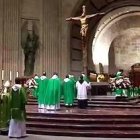 La liturgia en el Valle de los Caídos reviste una belleza muy particular.