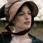Anne Hathaway protagonizó en 2007 Becoming Jane La joven Jane Austen, Amor verdadero, de Julian Jarrold.
