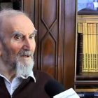 Solo por «El caballo rojo», Eugenio Corti merece un puesto de honor en la historia de la literatura contemporánea, y se le ha propuesto como un escritor que debería aspirar al Premio Nobel de Literatura por esa obra. Foto: Entrevista a ResegoneOnLine.it, en sus últimos años.