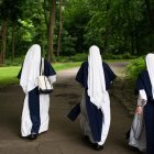 Cuatro hermanas de Sisters of life.