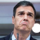 Pedro Sánchez, triste y compungido... pero probablemente no por el mal uso de las preces en misa