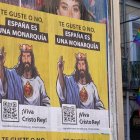 ¿Por qué España ha aparecido llena de carteles con la inscripción "¡Viva Cristo Rey!"? Los responsables de la iniciativa cuentan a Religión en Libertad el futuro y planes de "Rescoldo".