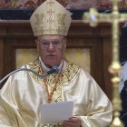 El cardenal Gerhard Müller, durante la homilía en la que describió el servicio intelectual y magisterial prestado por Joseph Ratzinger a la Iglesia.