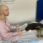 A consecuencia de los dolores, Pablo estuvo ingresado varias veces en paliativos, y su consuelo fue que el capellán le permitió tener el Santísimo expuesto en la habitación.