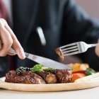 Debido a una bula que el Papa concedió a los Reyes Católicos durante siglos en España s se ha podido comer carne en Cuaresma.