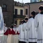 Seminaristas en la procesión del Corpus Christi.
