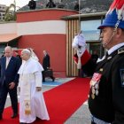 León XIV en marzo de 2026 con el Príncipe Alberto de Mónaco, seis meses antes de su viaje a París