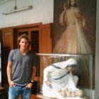 Diego Forlán en la casa de la Madre Teresa