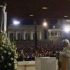 Benedicto XVI durante el Santo Rosario