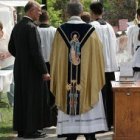 Un sacerdote de Opus Angelorum