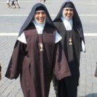 Un grupo de monjas carmelitas descalzas