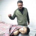 La niña Shazia Bashir, en el depósito de cadáveres