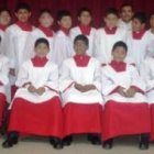 Un grupo de acólitos