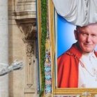 Tapiz de Juan Pablo II en la Basílica de San Pedro